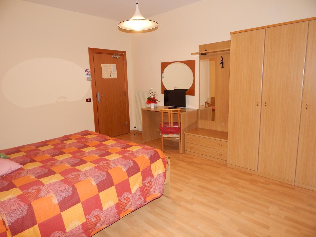 Albergo Ginevra Roncone Esterno foto
